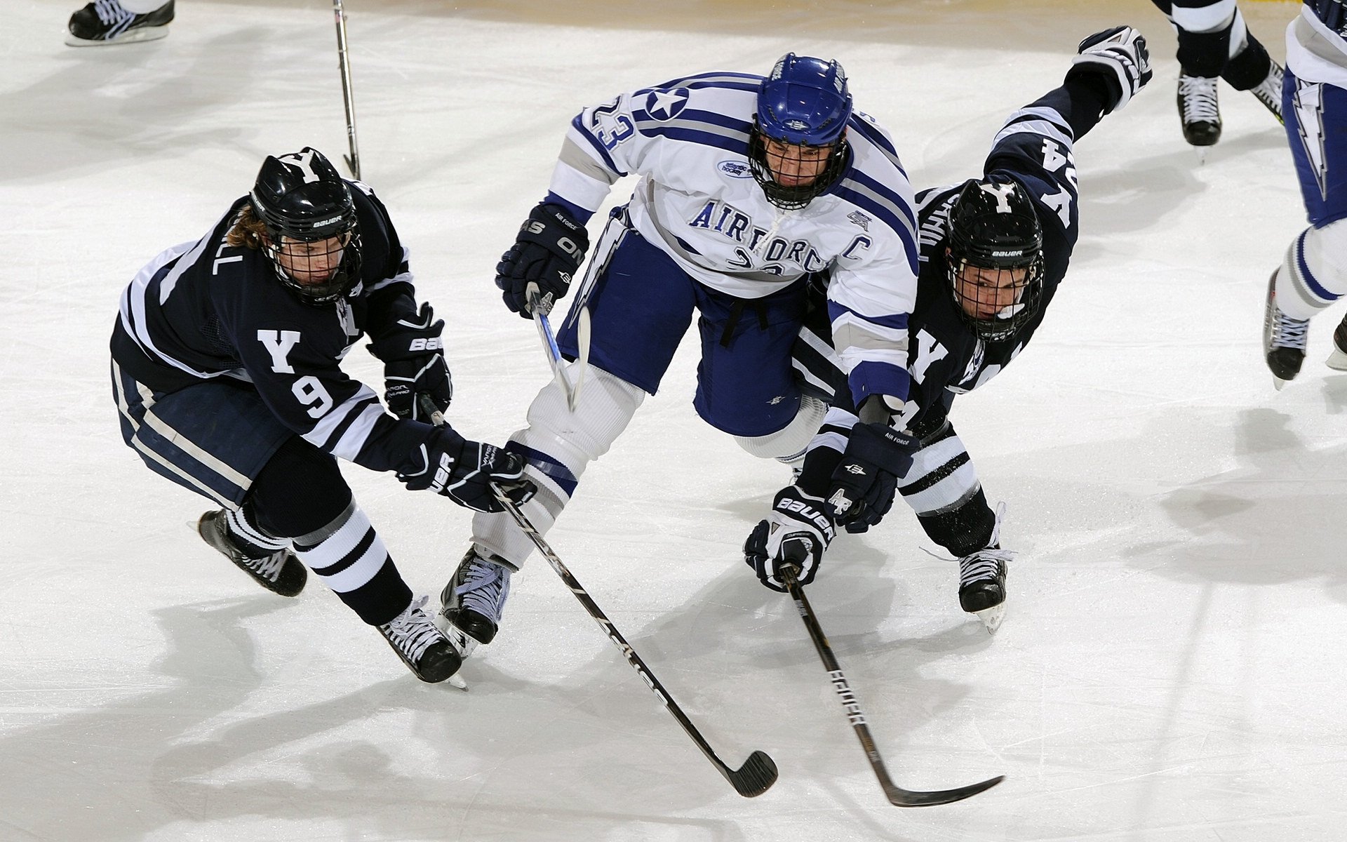 东决关键战焦点战，魔术冲垮广东队，一场战术与意志的较量